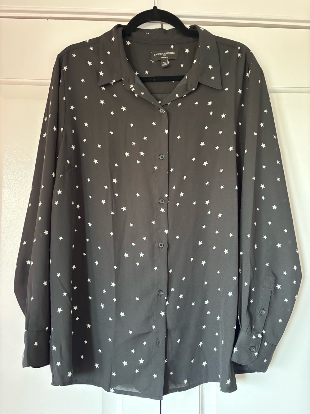 Banana Republic Black Star Print Button-Up Shirt size XL Like New.